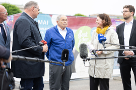 v.l.n.r.: Niki Kunrath, Initiative Jetzt Zeichen Setzen; Willi Mernyi, Vorsitzender Mauthausen Komitee Österreich; Mark Olsky, KZ-Überlebender und einer der drei "Mauthausen Babys"; Christa Bauer, Geschäftsführerin Mauthausen Komitee Österreich; Andreas Kranebitter, Wissenschaftlicher Leiter Dokumentationsarchiv des österreichischen Widerstandes © MKÖ/Alissar Najjar