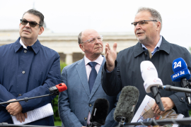 v.l.n.r.: Oskar Deutsch, Präsident Israelitische Kultusgemeinde Wien; Niki Kunrath, Initiative Jetzt Zeichen Setzen; Willi Mernyi, Vorsitzender Mauthausen Komitee Österreich © MKÖ/Alissar Najjar