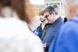 v.l.n.r.: Effi Purtscheller, Verein GEDENKDIENST; Oskar Deutsch, Präsident Israelitische Kultusgemeinde Wien © MKÖ/Alissar Najjar