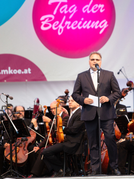 MKÖ-Vorsitzender Willi Mernyi während seiner Rede beim Fest der Freude 2019 © MKÖ/Sebastian Philipp