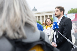 v.l.n.r.: Christa Bauer, Geschäftsführerin Mauthausen Komitee Österreich; Andreas Kranebitter, Wissenschaftlicher Leiter Dokumentationsarchiv des österreichischen Widerstandes © MKÖ/Alissar Najjar