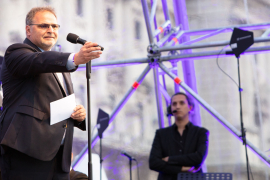 MKÖ-Vorsitzender Willi Mernyi während seiner Rede beim Fest der Freude 2019 © MKÖ/Sebastian Philipp