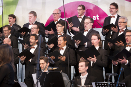 Thomas Hampson und der Singverein der Gesellschaft der Musikfreunde bei ihrem Auftritt am Fest der Freude 2016 © MKÖ/Sebastian Philipp
