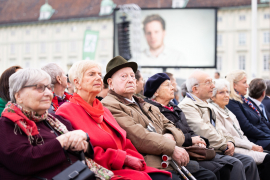 Foto der Ehrengäste in der ersten Reihe des Fests der Freude 2022 © MKÖ/Sebastian Philipp