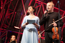 Violinist Pekka Kuusisto richtet Worte an das Publikum beim Fest der Freude 2019 © MKÖ/Sebastian Philipp