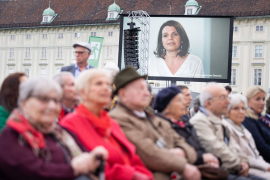 Foto der Ehrengäste in der ersten Reihe des Fests der Freude 2022 © MKÖ/Sebastian Philipp