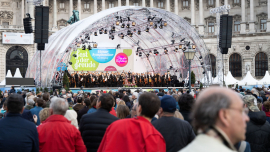 Aufnahme aus den Zuschauerreihen auf die Bühne beim Fest der Freude 2019 © MKÖ/Alissar Najjar