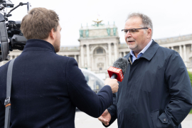 Willi Mernyi, Vorsitzender Mauthausen Komitee Österreich, im Interview © MKÖ/Alissar Najjar