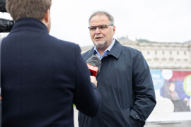 Willi Mernyi, Vorsitzender Mauthausen Komitee Österreich, im Interview © MKÖ/Alissar Najjar