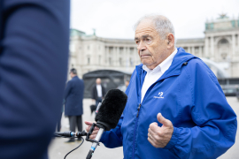Mark Olsky, KZ-Überlebender und einer der drei "Mauthausen Babys", im Interview © MKÖ/Alissar Najjar