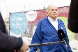 Mark Olsky, KZ-Überlebender und einer der drei "Mauthausen Babys", im Interview © MKÖ/Alissar Najjar