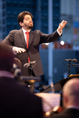 Dirigent Lahav Shani und Wiener Symphoniker beim Konzert am Fest der Freude 2022 © MKÖ/Sebastian Philipp