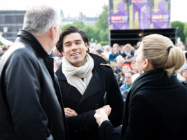 BesucherInnen des Fests der Freude im Gespräch, Fest der Freude 2019 © MKÖ/Sebastian Philipp