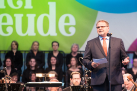 Willi Mernyi bei seiner Rede auf der Bühne am Fest der Freude 2018 © MKÖ/Sebastian Philipp