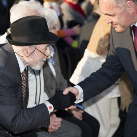 Wolfgang Sobotka begrüßt Aba Lewit, Fest der Freude 2016 © MKÖ/Sebastian Philipp