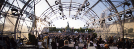 Blick von der Bühne hinter den Musikern der Wiener Symphoniker ins Publikum beim Fest der Freude 2016 © MKÖ/Sebastian Philipp