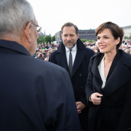 Pamela Rendi-Wagner im Gespräch mit Alexander Van der Bellen beim Fest der Freude 2019 © MKÖ/Sebastian Philipp