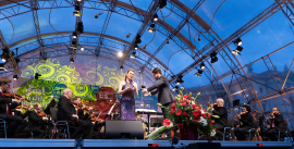 Chen Reiss, Lahav Shani und Wiener Symphoniker beim Fest der Freude 2022 © MKÖ/Sebastian Philipp