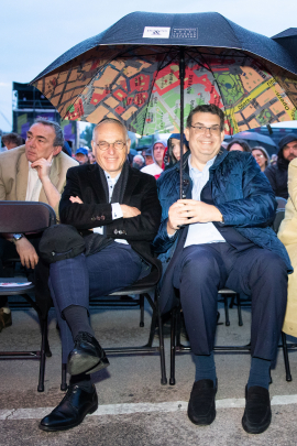 Oberkantor Shmuel Barzilai und Oskar Deutsch beim Fest der Freude 2022 © MKÖ/Sebastian Philipp 