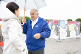 Barbara Glück, Direktorin der KZ-Gedenkstätte Mauthausen im Gespräch mit Mark Olsky, KZ-Überlebender und einer der drei "Mauthausen Babys" © MKÖ/Alissar Najjar