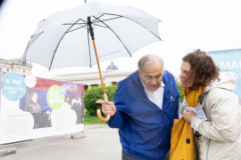Mark Olsky, KZ-Überlebender und einer der drei "Mauthausen Babys", im Gespräch mit Christa Bauer, Geschäftsführerin Mauthausen Komitee Österreich © MKÖ/Alissar Najjar