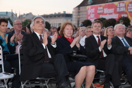 Ehrengäste im Publikum beim Fest der Freude 2013 © MKÖ