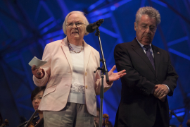 Helga Emperger und Dr. Heinz Fischer auf der Bühne beim Fest der Freude 2015 © MKÖ/Sebastian Philipp