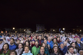 Das Publikum hat sicher erhoben und singt die "Ode an die Freude", Fest der Freude 2017 © MKÖ/Sebastian Philipp